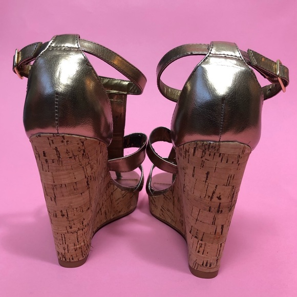 DV Dolce Vita Thadie Gold sandal cork wedge 9 - Picture 6 of 8
